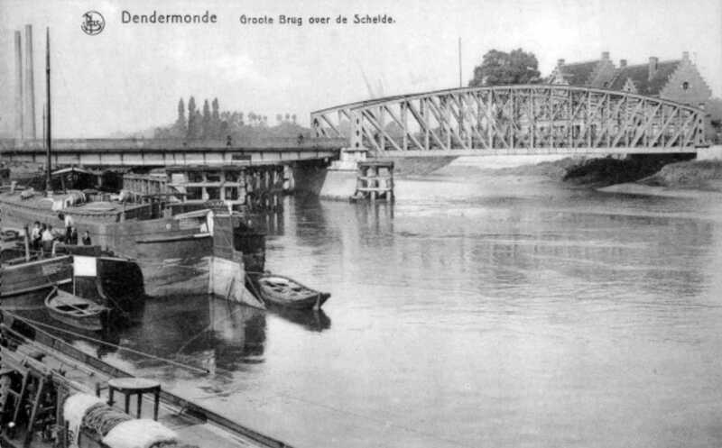 De grote brug over de Zeeschelde te Dendermonde