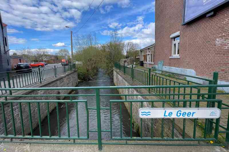 De Geer - De Jeker stroomafwaarts gezien aan de brug van de Rue du Pont (N789) te Borgworm