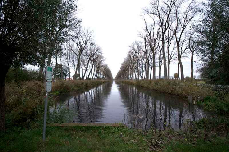 Gedempt Kanaal Brugge/Sluis ten oosten van de vroegere locatie van de sifons