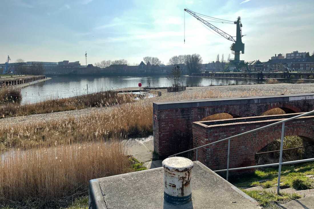 Het Kapitein Zeppospark aan de noordkant van het Houtdok te Gent (maart 2021)