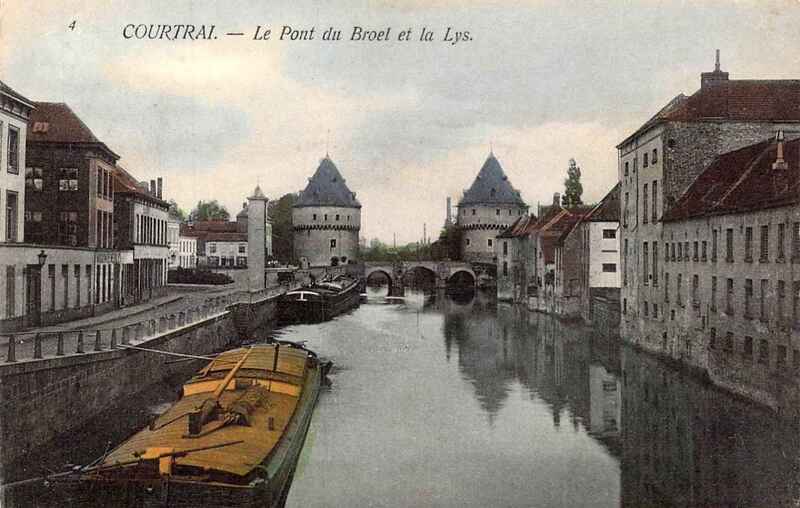 Kortrijk-De brug aan de Broeltorens over de Leie